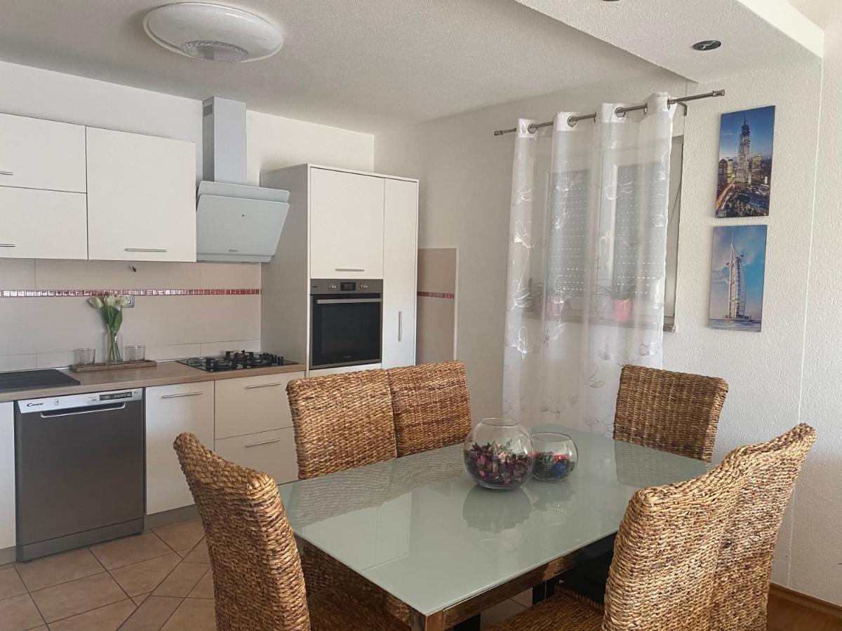 Apartment Tina 罗戈兹尼察 外观 照片