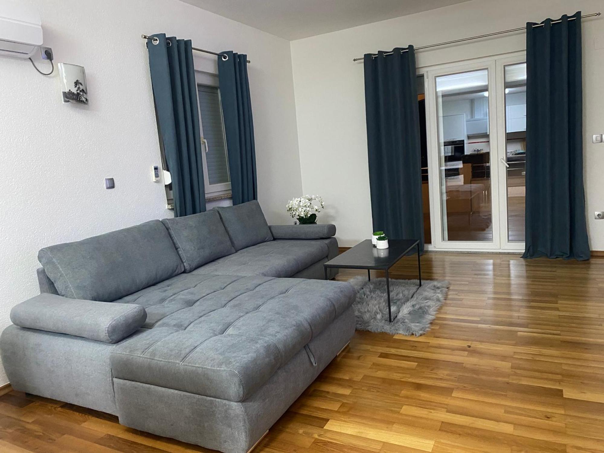 Apartment Tina 罗戈兹尼察 外观 照片